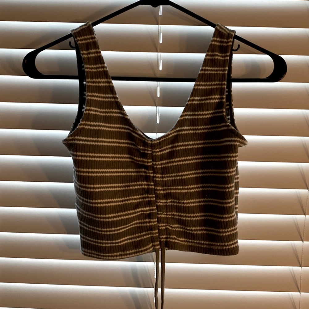 A never wore crop top adjustable strings